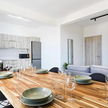 Agapios Court Iii Apartment *